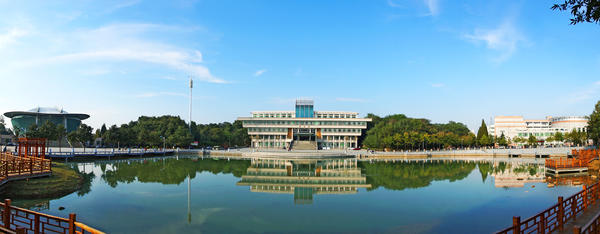 信阳师范学院开办"党史学习大讲堂"