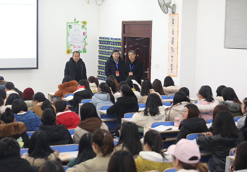 校领导检查教学2.JPG