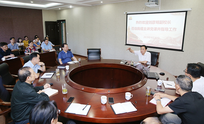 01183729qccn.JPG