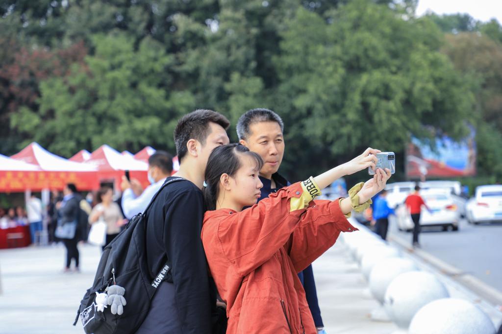 信阳师范学院6237名新生入校 淮河校区今年系首次招生