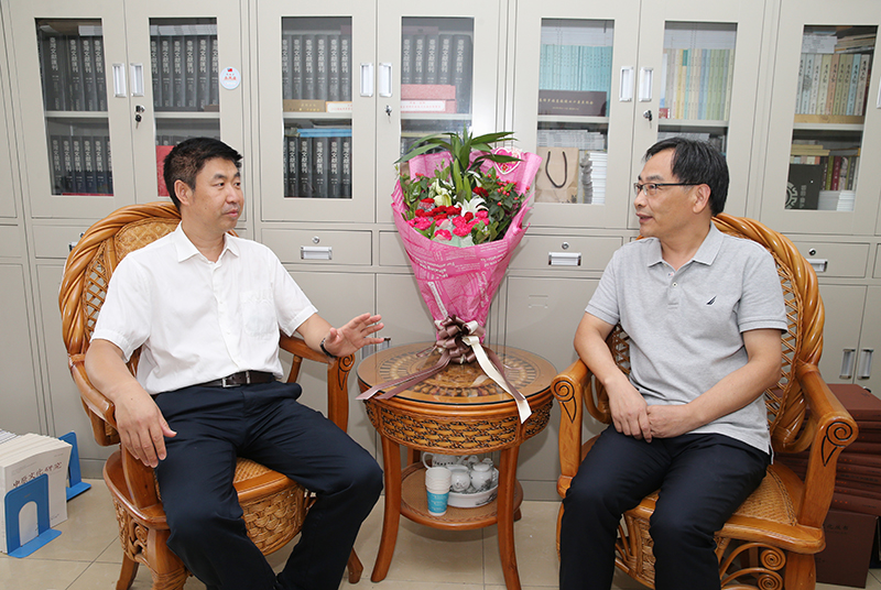AT8V1329 拷贝.jpg