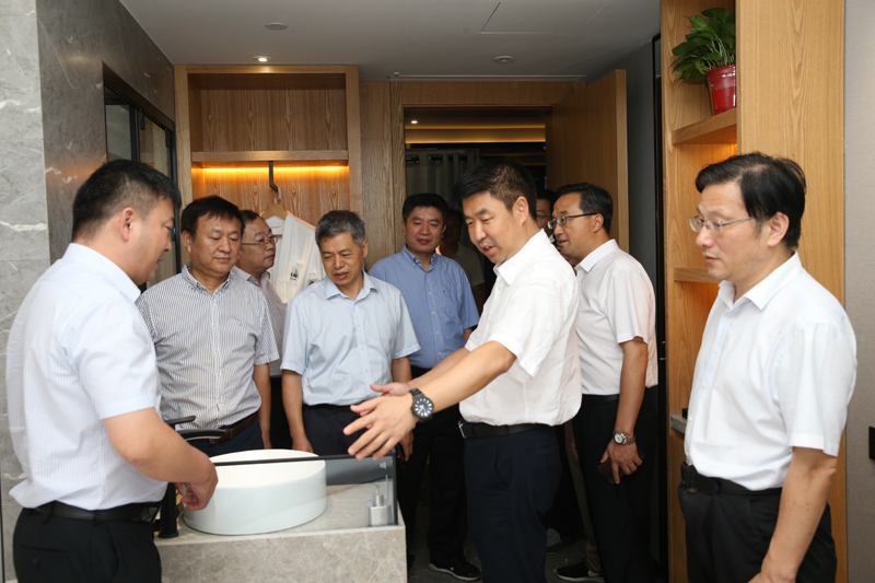 AT8V9620.JPG