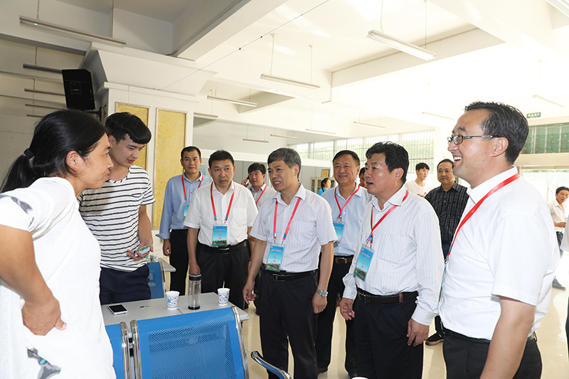 000家长休息室.jpg 000家长休息室.jpg