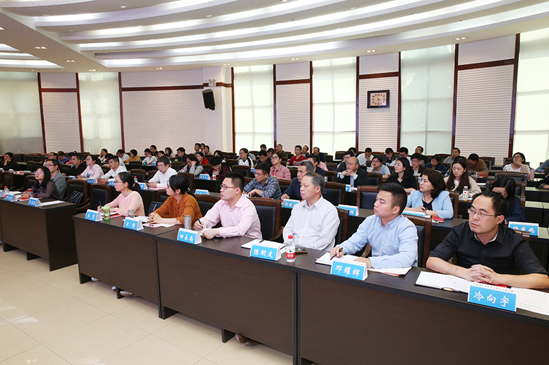 AT8V7790.JPG