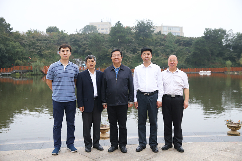 0000000AT8V4021.jpg 0000000AT8V4021.jpg