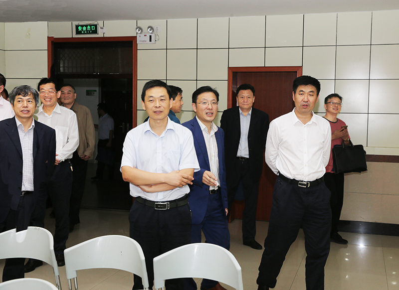 00000AT8V2557.jpg 00000AT8V2557.jpg