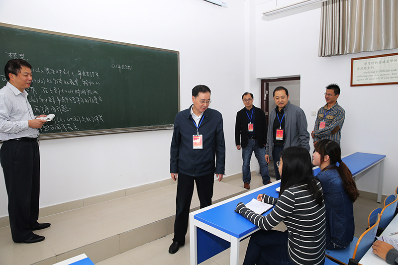 0000000AT8V2479.jpg 0000000AT8V2479.jpg